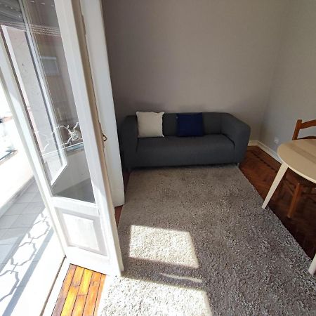 Lisbon Traditional T2 With Balcony In Damaia, Lisbon Амадора Екстериор снимка