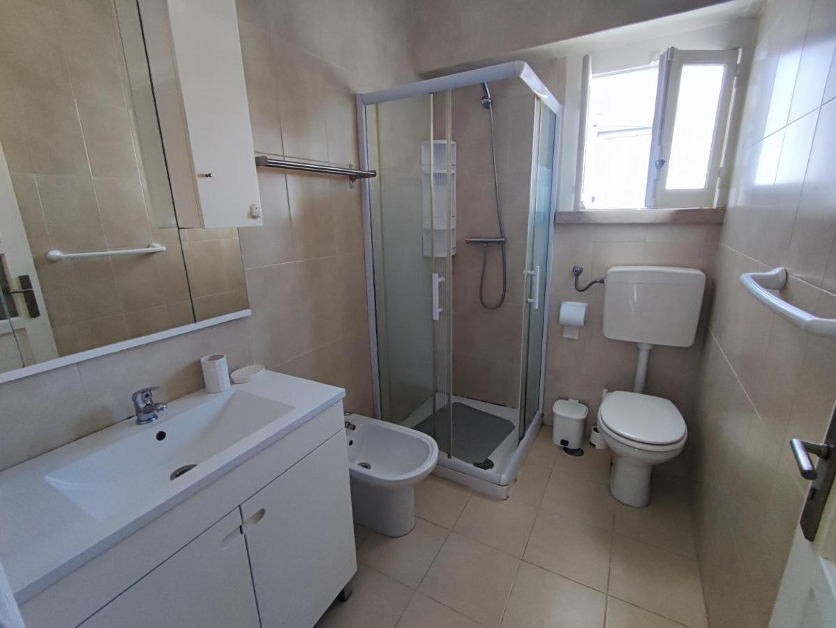 Lisbon Traditional T2 With Balcony In Damaia, Lisbon Амадора Екстериор снимка